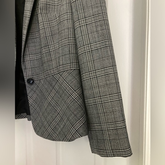 Banana Republic plaid wool peplum blazer, size 4 - Picture 6 of 16